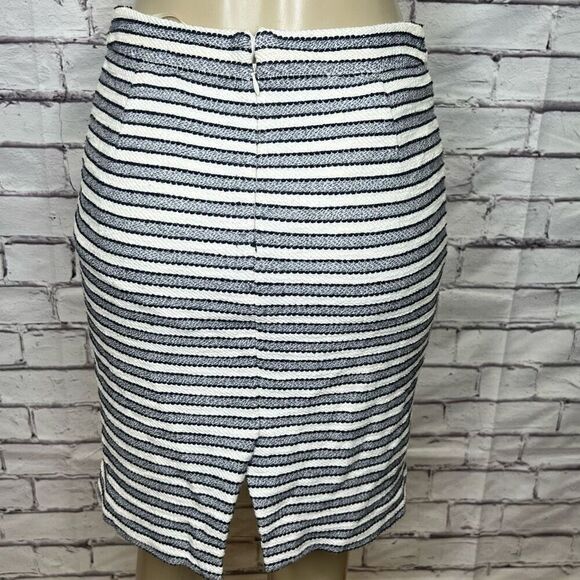 J. Crew Women's Blue & Cream Back Zip Vented Striped Terry Pencil Skirt Size 4 - Picture 2 of 5